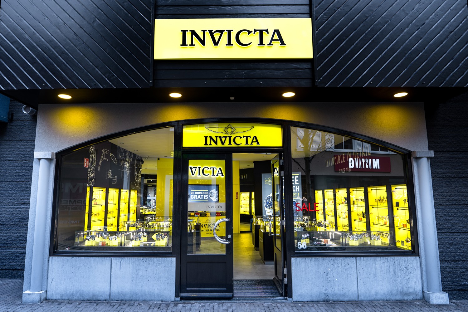 Invicta Watch Banner